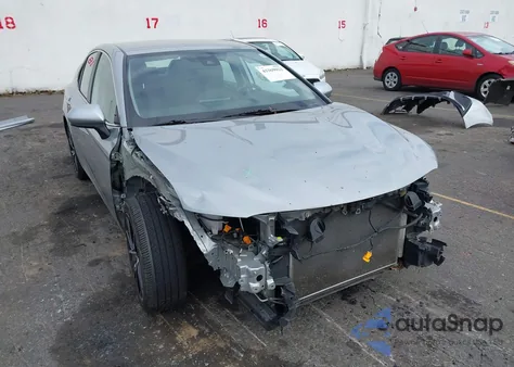 2021 Toyota Camry Se z USA, uszkodzony, nr VIN 4T1G11AK4MU477106